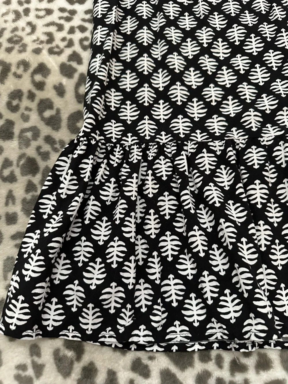 Old Navy Rayon Cold Shoulder Dress in Black & White Print Size XL 14 Girls
